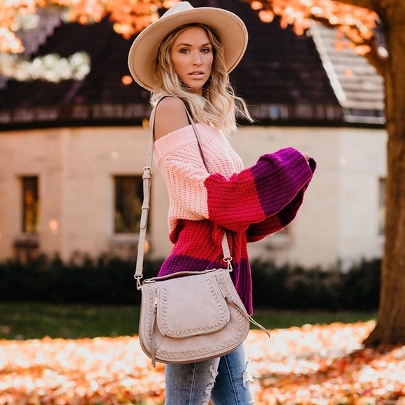 🆕🔥Off the Shoulder Oversized Sweater - Picture 3 of 7